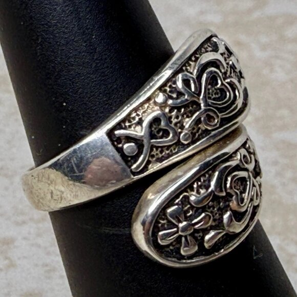 R.J. Graziano Sterling Silver Wrap Ring Size 5 Adjustable Floral Heart - Picture 4 of 5